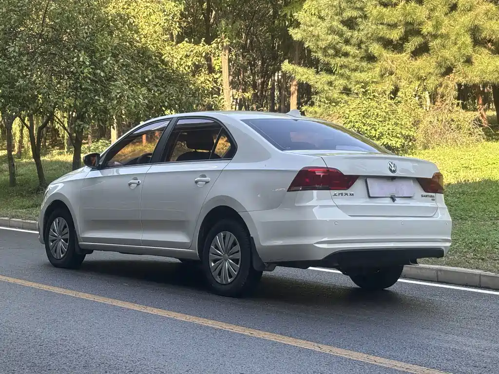 Volkswagen Santana — миниатюра 4