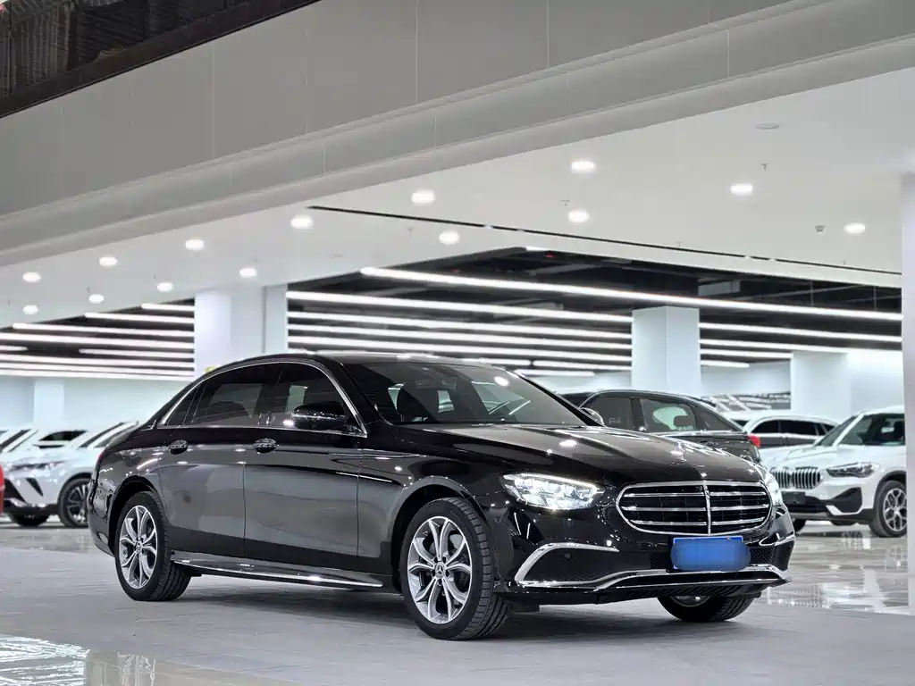 Mercedes-Benz E-Class — миниатюра 3