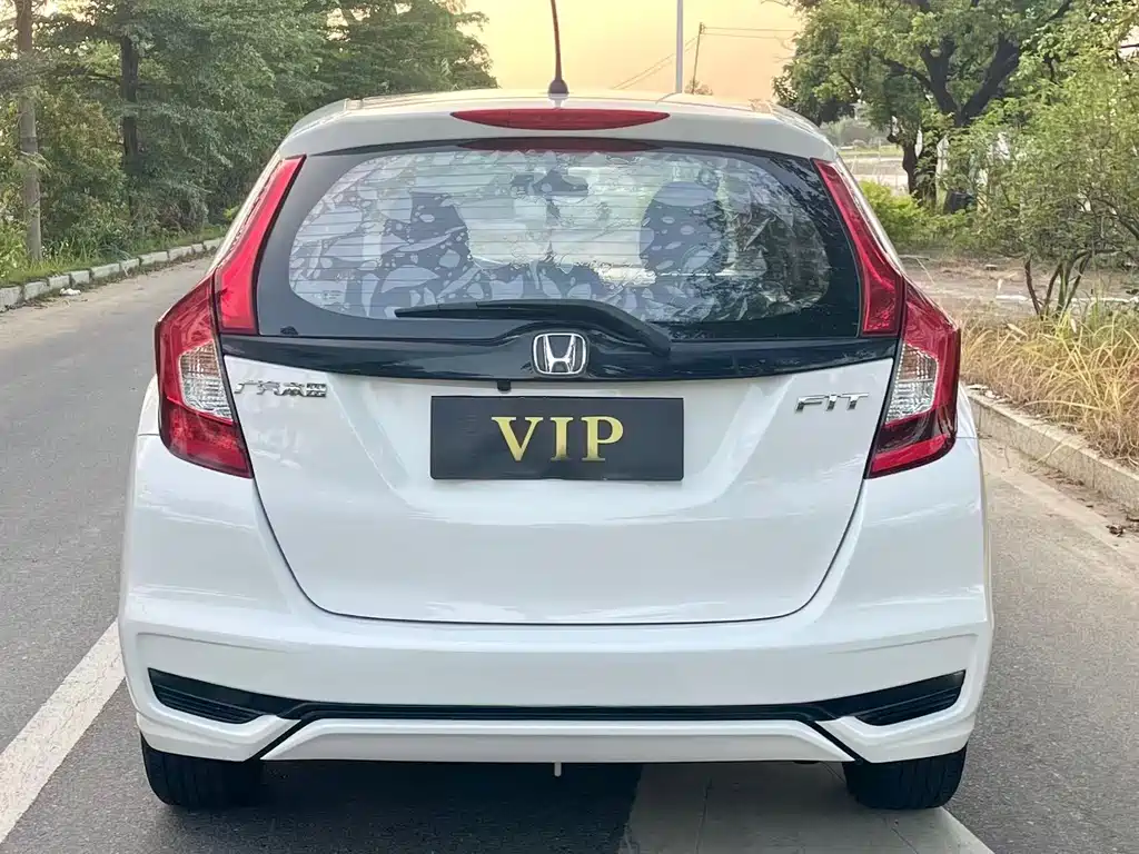 Honda Fit — миниатюра 8