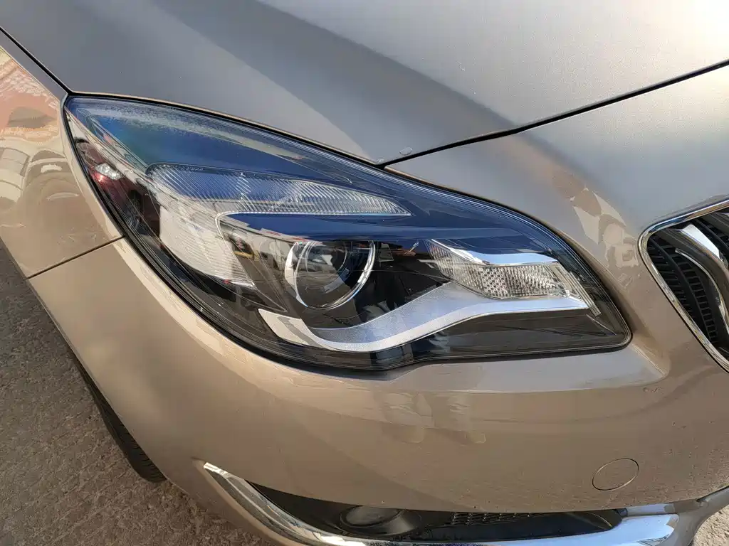 Buick Regal — миниатюра 18