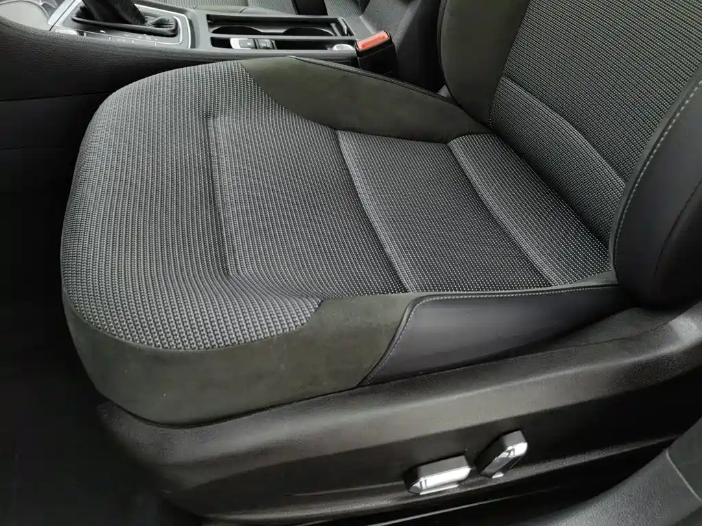 Volkswagen Golf — миниатюра 20
