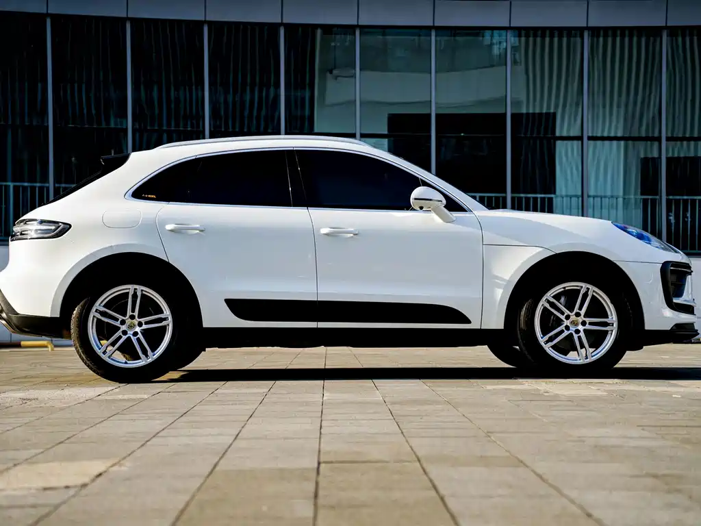 Porsche Macan — миниатюра 8