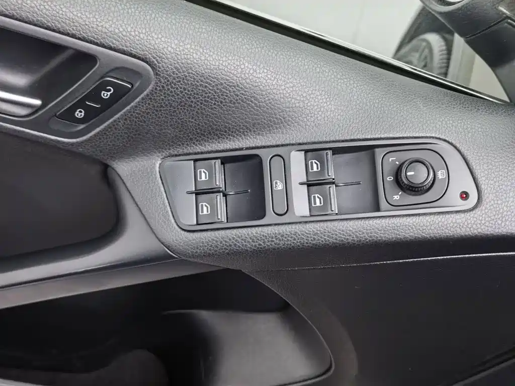 Volkswagen Tiguan — миниатюра 9