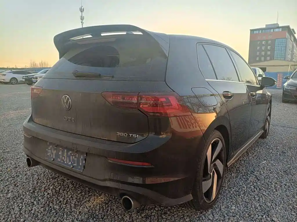 VOLKSWAGEN GOLF GTI