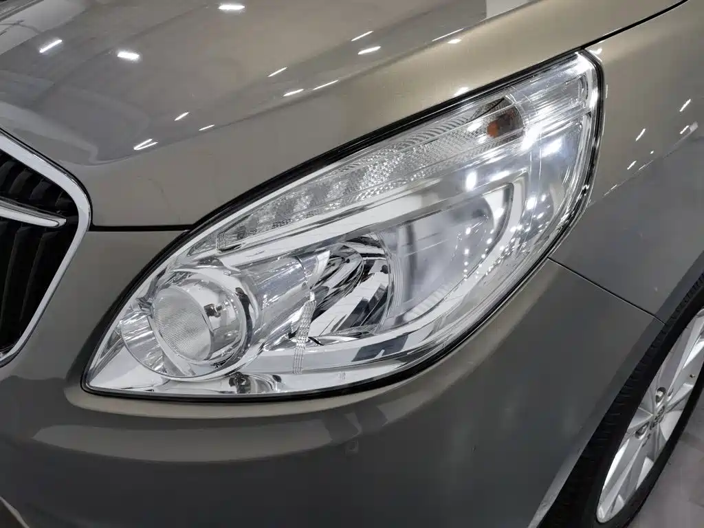 Buick GL8 — миниатюра 7