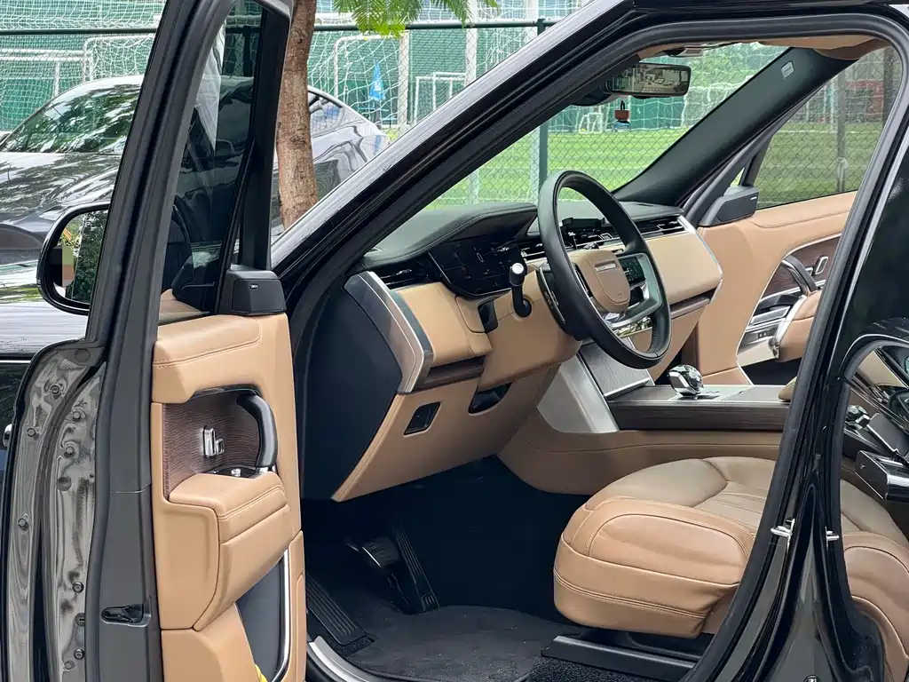 Land Rover Range Rover 2025 3.0 L6 360PS