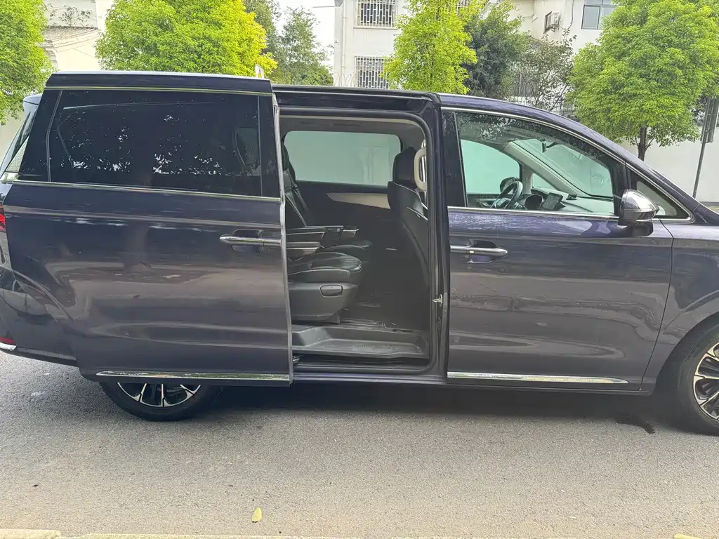 Roewe iMAX8 — миниатюра 12