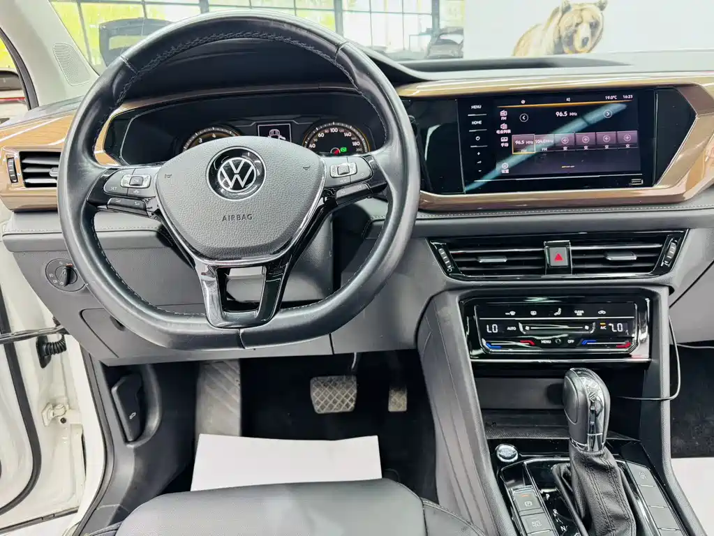 Volkswagen Tharu 2021 280TSI Luxury