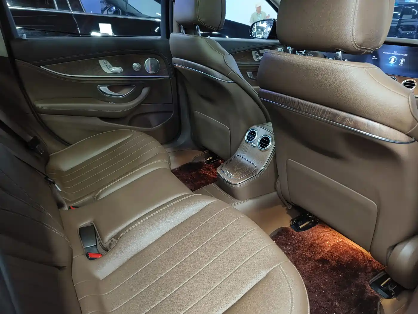 Mercedes-Benz E-Class id 4653815 из Китая 16