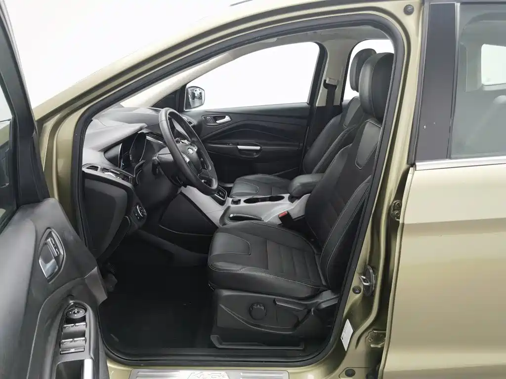 Ford Kuga — миниатюра 10