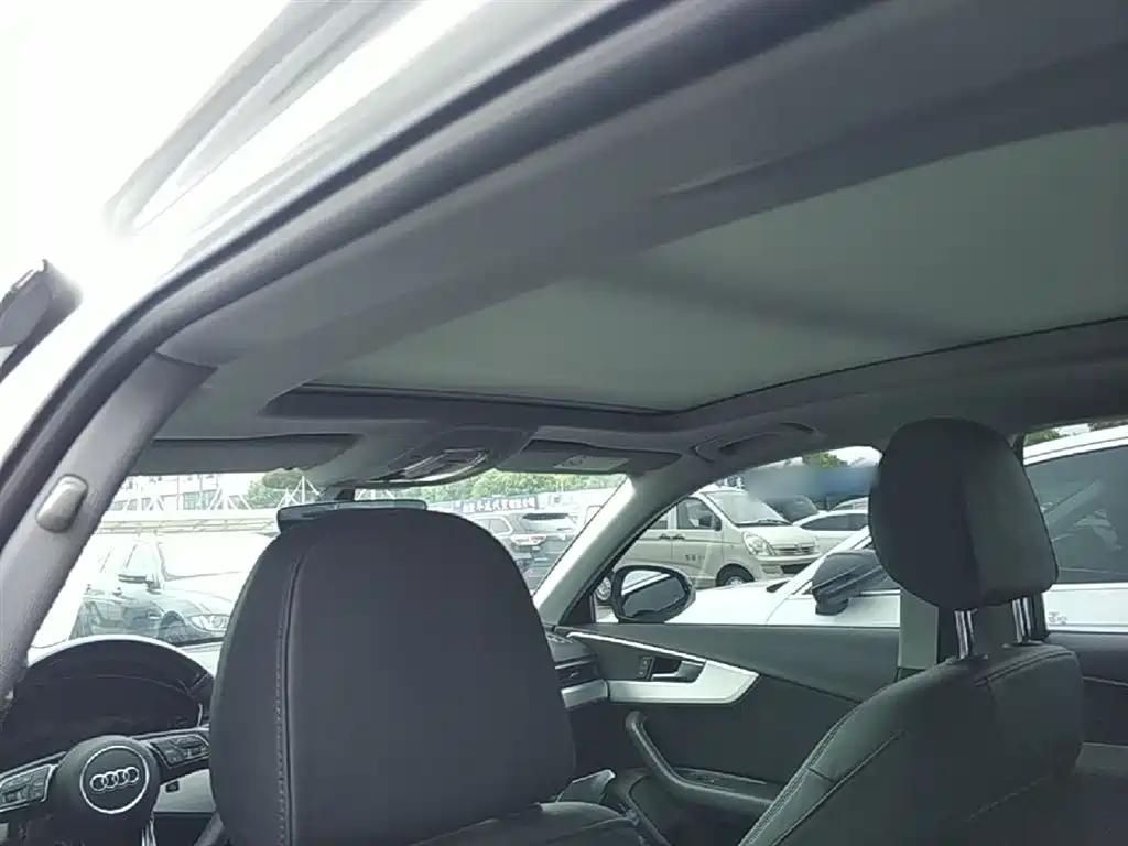 Audi A4L 2019 40 TFSI Fashion VI