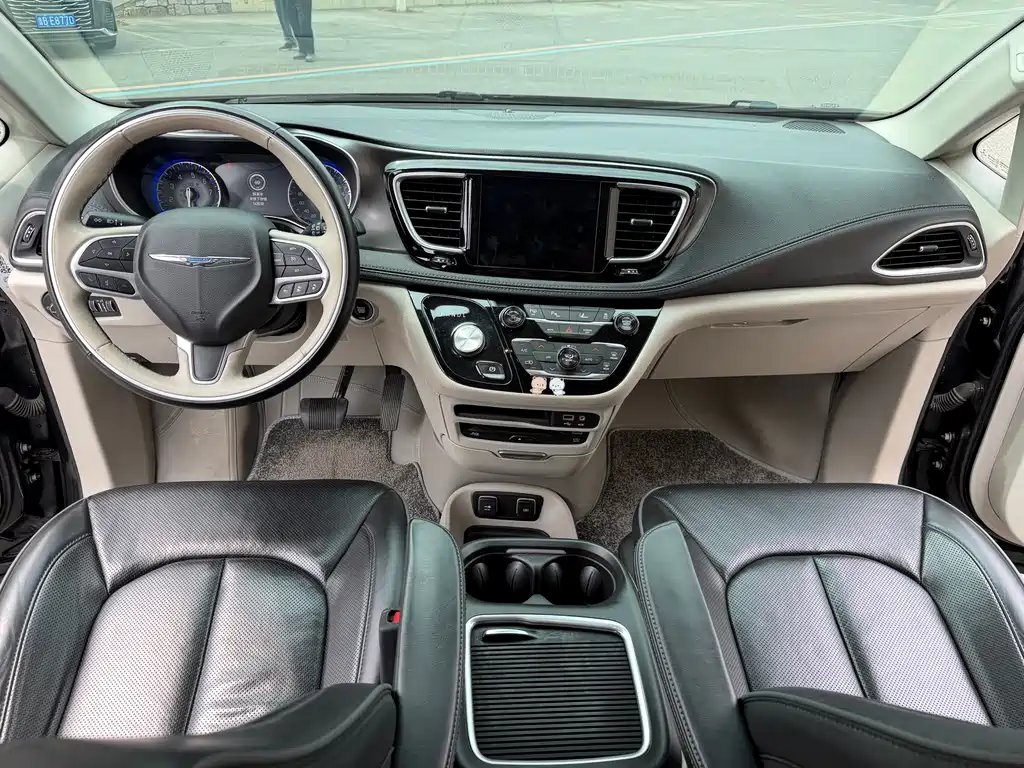 Chrysler Grand Voyager (Import) — миниатюра 6