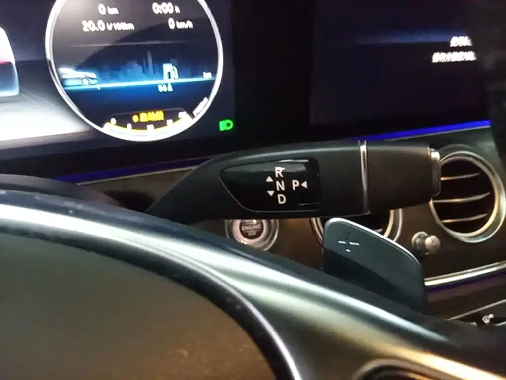 Mercedes-Benz E-Class — миниатюра 14