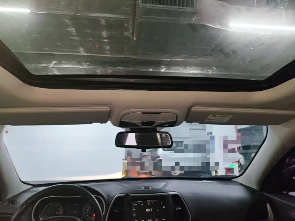 Jeep Cherokee — миниатюра 18