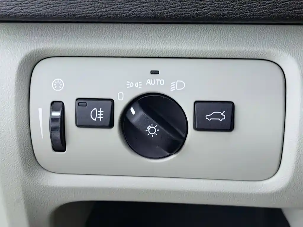 Volvo V40 — миниатюра 21