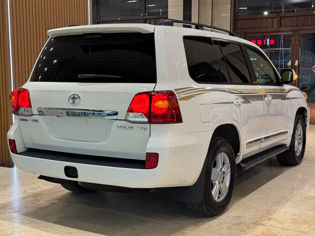 Toyota Land Cruiser 2012 4.6L AT VX-R