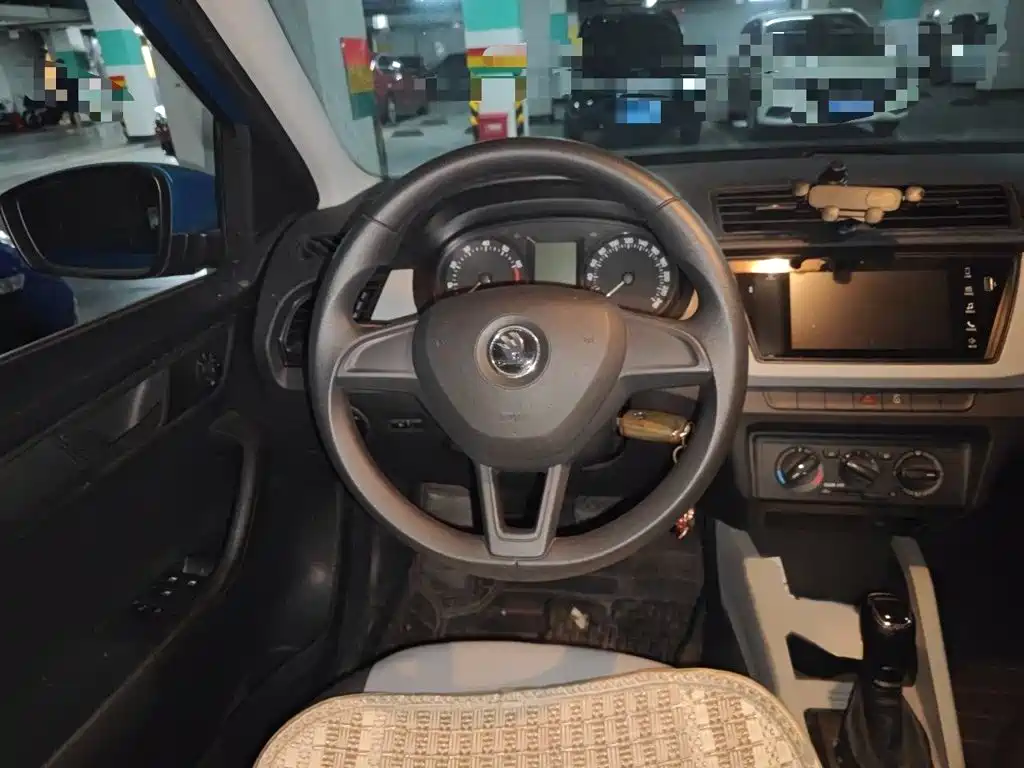 Skoda Fabia 2015 1.4L AT