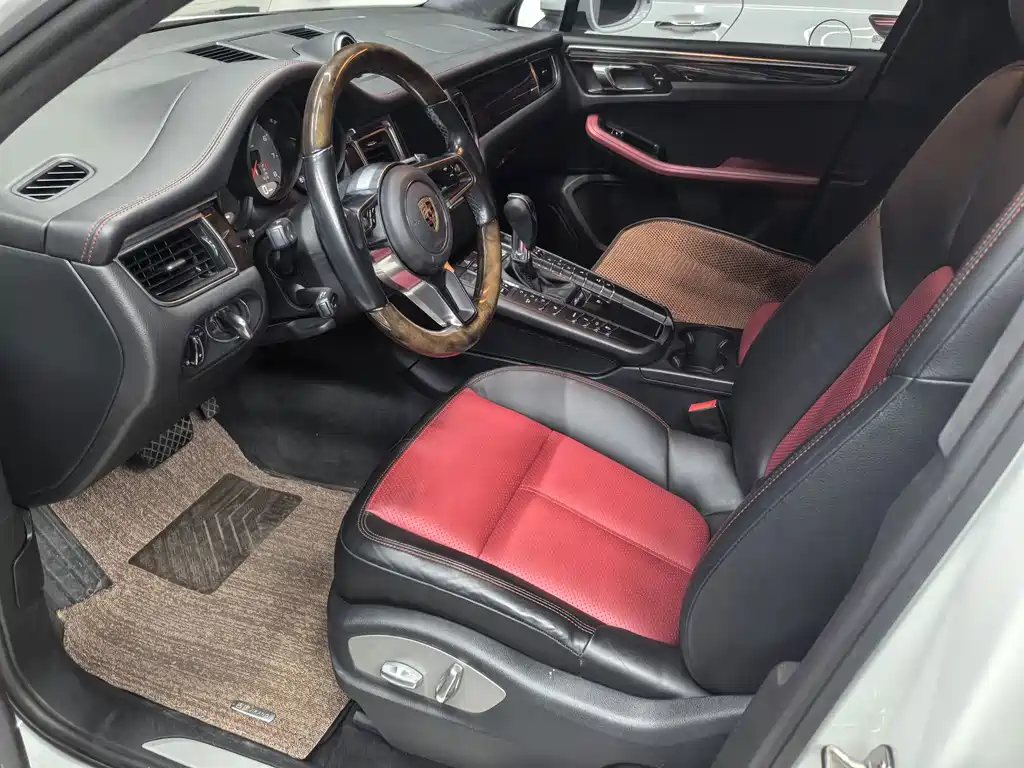 Porsche Macan — миниатюра 8