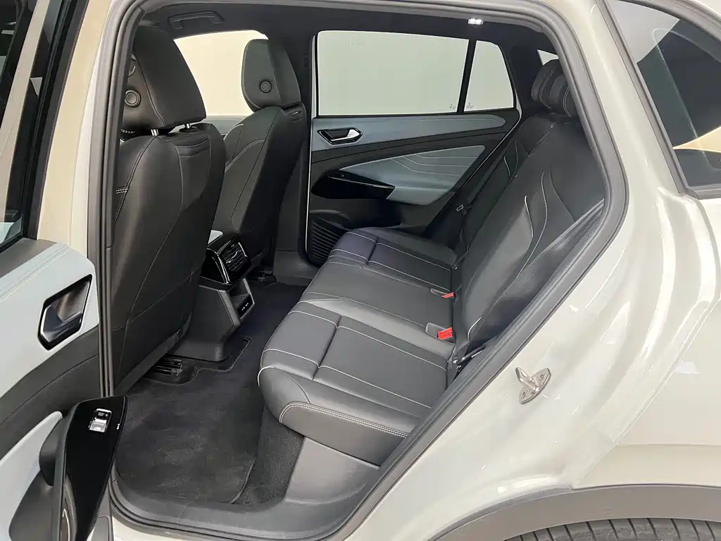 VOLKSWAGEN ID.4 X