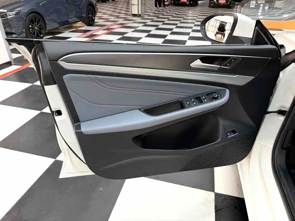 Volkswagen Lamando — миниатюра 5