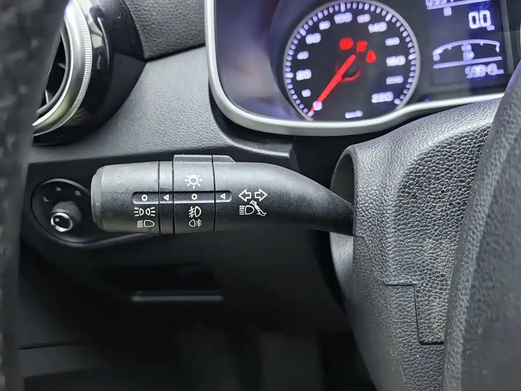 MG ZS — миниатюра 21