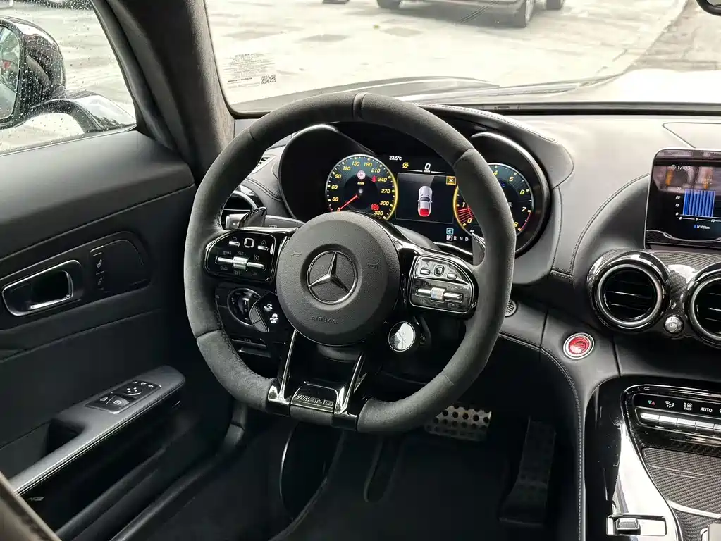 MERCEDES-BENZ AMG GT