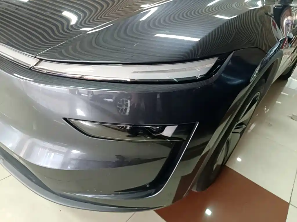 Tesla Model Y — миниатюра 24