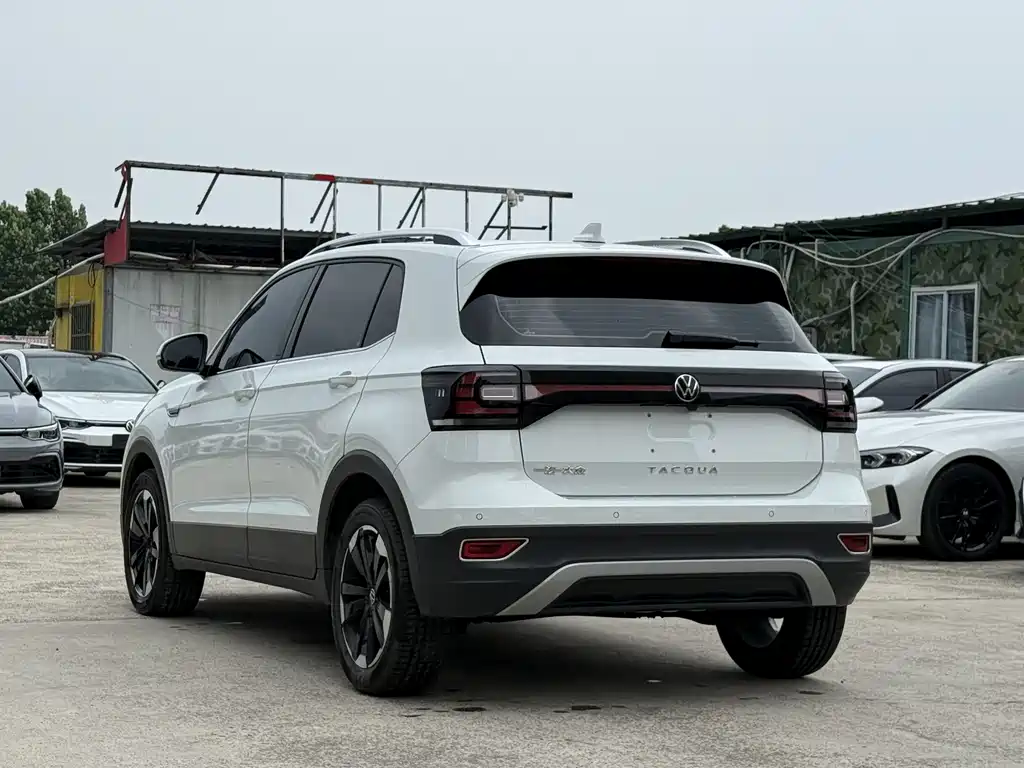 Volkswagen Tacqua 2021 1.5L AT Smart Connect