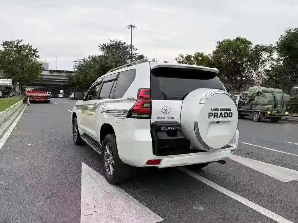 TOYOTA PRADO