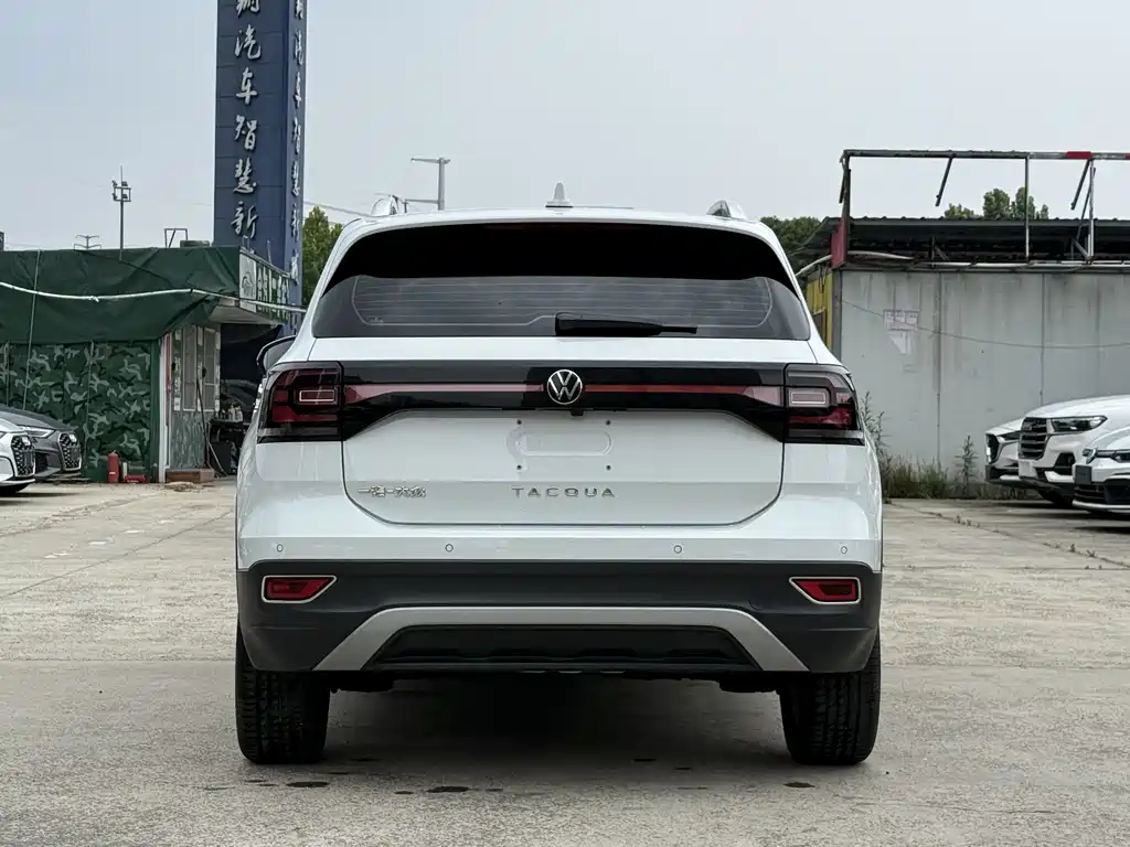 Volkswagen Tacqua 2021 1.5L AT Smart Connect