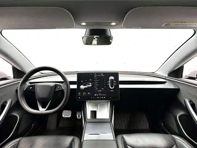 Tesla Model 3 — миниатюра 4