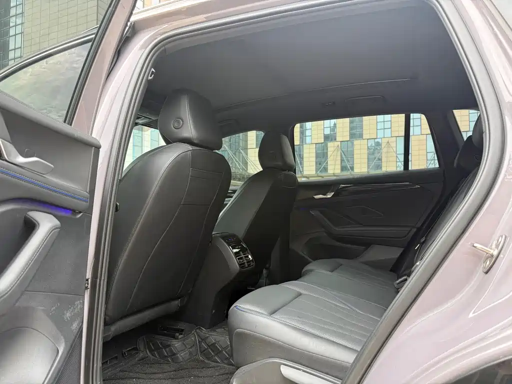 Volkswagen Tiguan L — миниатюра 10