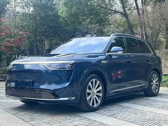 AITO ASK THE WORLD M8 2025