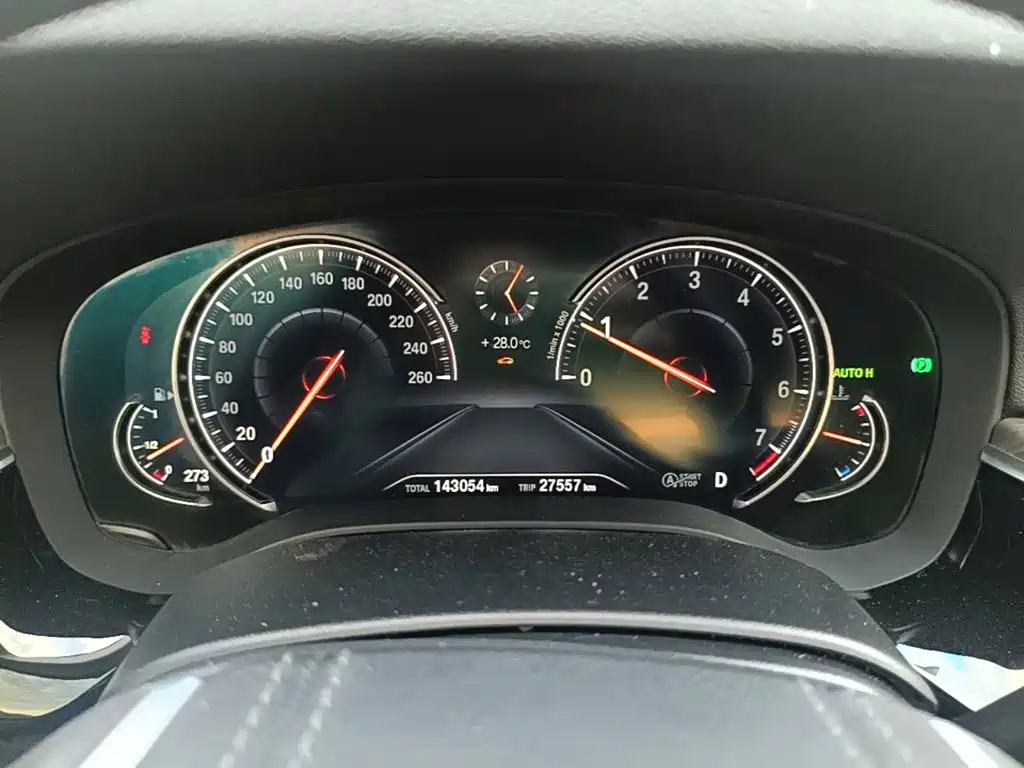 BMW 5 Series — миниатюра 12