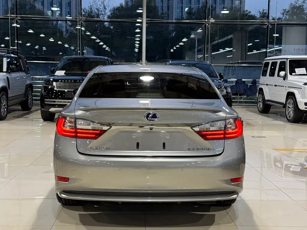 Lexus ES — миниатюра 21