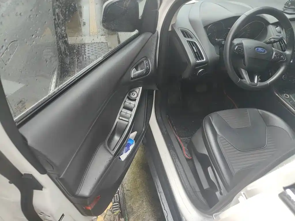 Ford Focus — миниатюра 17