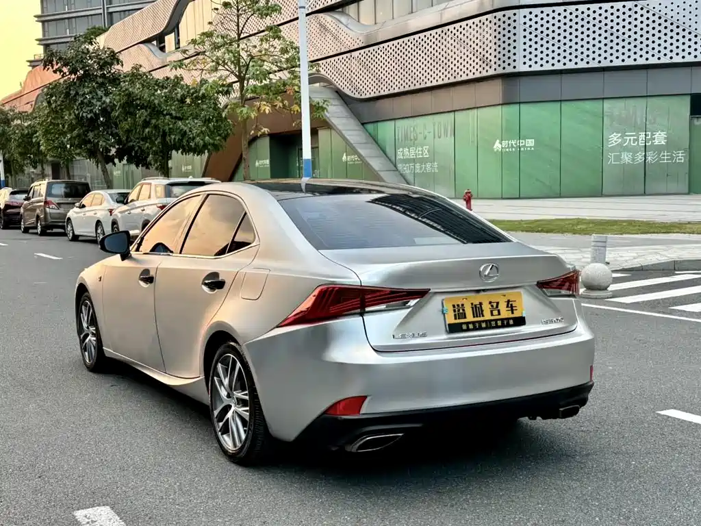Lexus IS — миниатюра 12