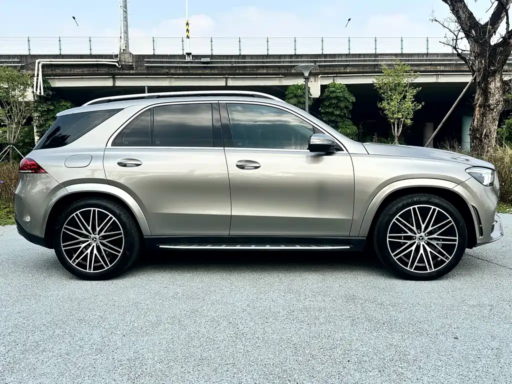 Mercedes-Benz GLE (Import) — миниатюра 7