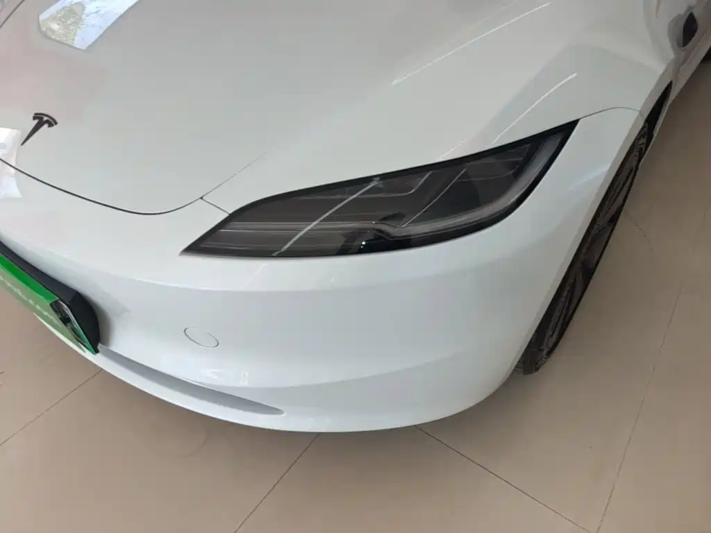Tesla Model 3 — миниатюра 24
