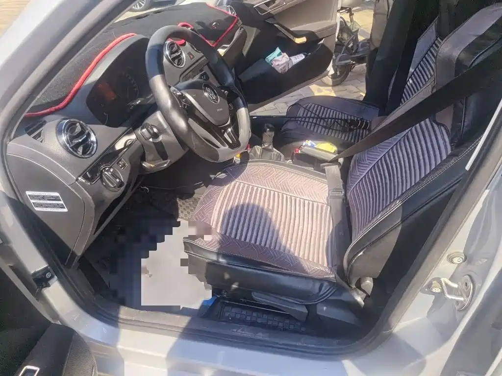 Volkswagen Jetta — миниатюра 11
