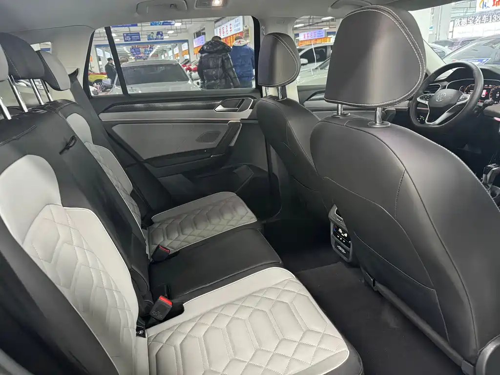 Volkswagen Tayron 2024 300TSI Luxury Plus