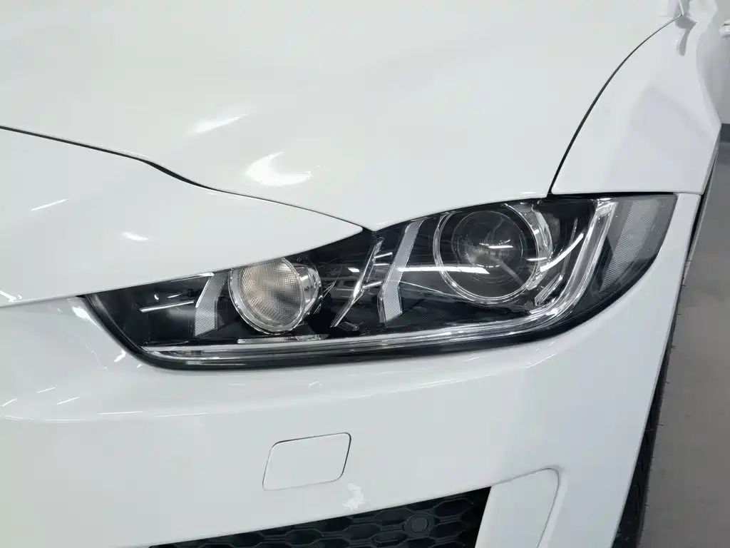 Jaguar XE — миниатюра 7