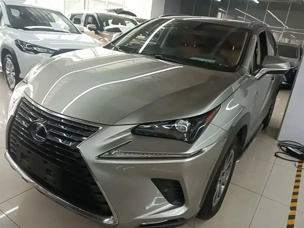 Lexus NX 2021