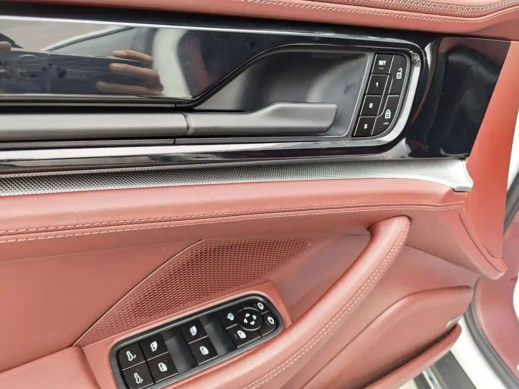 Porsche Panamera — миниатюра 18