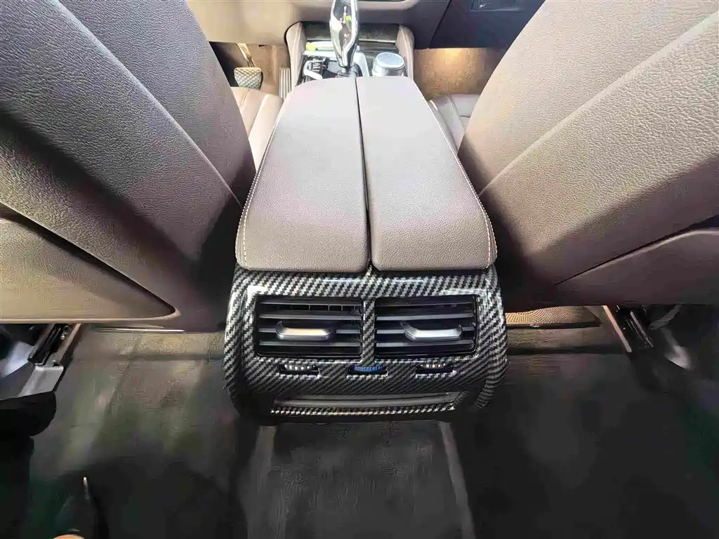 BMW 5 Series — миниатюра 10