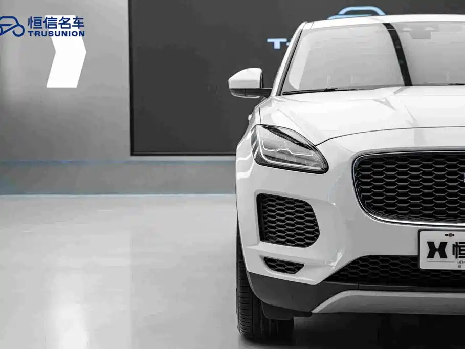 Jaguar E-PACE — миниатюра 8