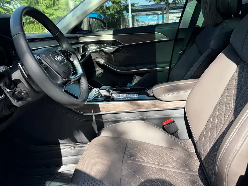 Audi A8 2024 A8L 55 TFSI quattro Flagship