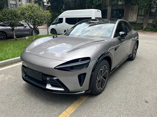 XIAOMI CAR XIAOMI YU7 2025