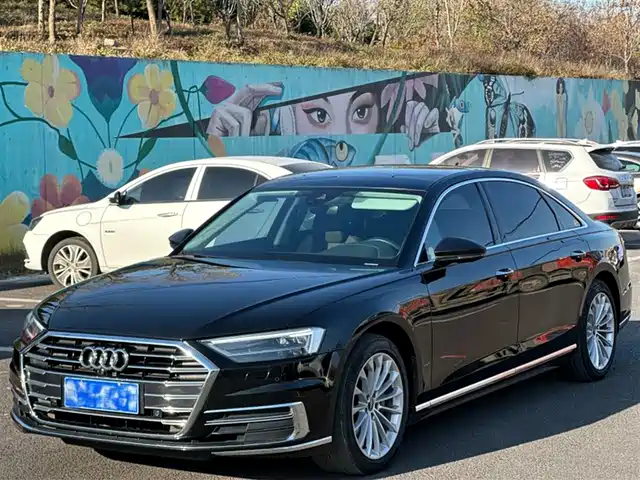 AUDI A8