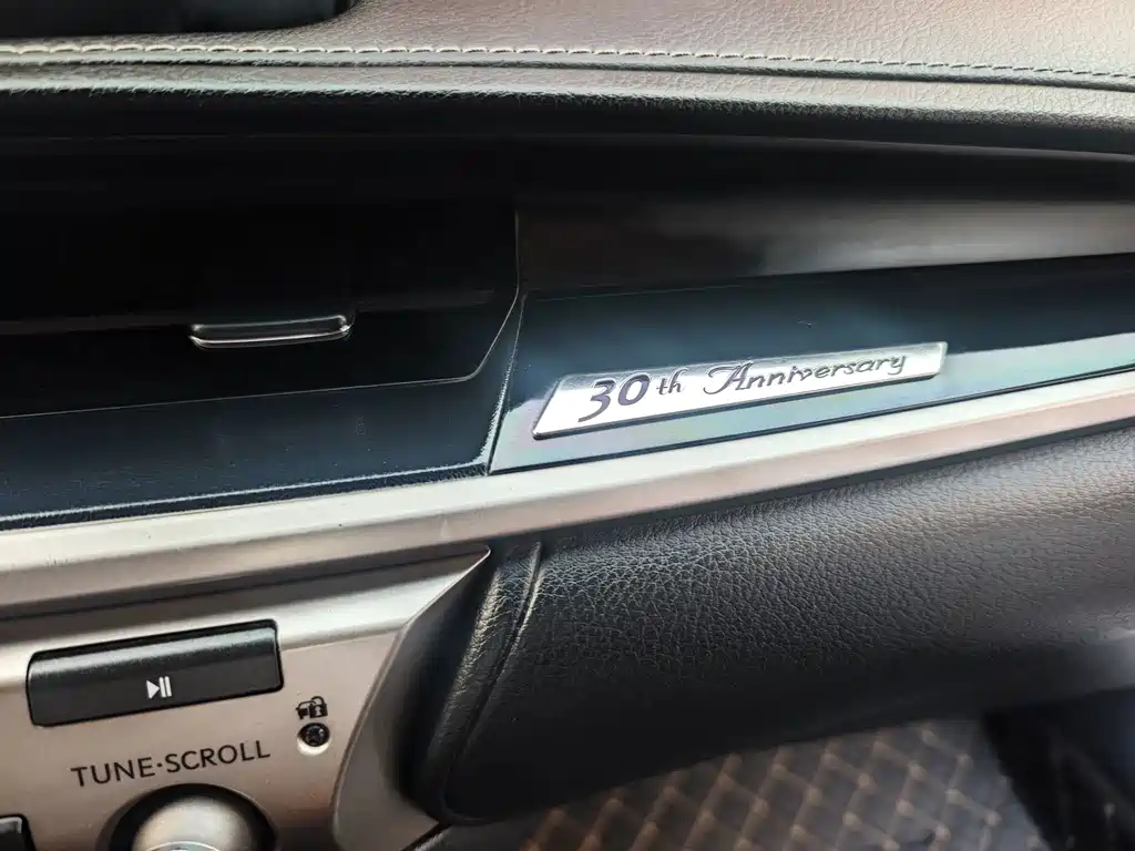 Lexus ES — миниатюра 16